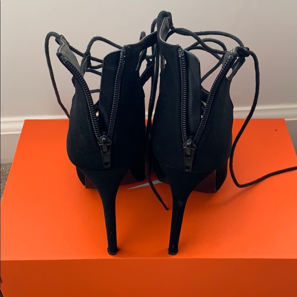 Heels - Picture 3 of 3